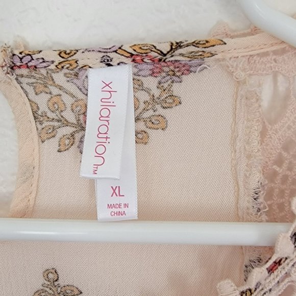 Xhilaration Floral Blouse With Crocheted Sleeves Size XL - Picture 6 of 16